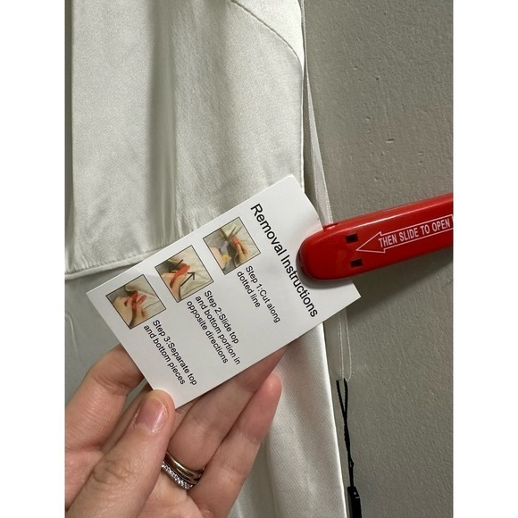 🔥FLASH SALE🔥 Ieena by Mac Duggal SCOOP NECK SATIN GOWN White - Picture 4 of 12